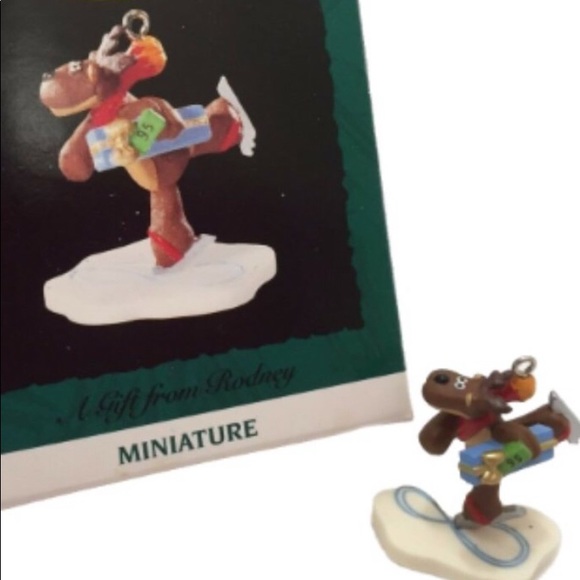 Vtg Hallmark Keepsake Ornament A Gift from Rodney Reindeer - Picture 5 of 14